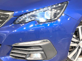 ●LEDヘッドライト:夜間走行時も良好な視界を確保し安心して運転できる高輝度LEDヘッドライトを装備!点灯速度が早く、消費電力も抑えられています。