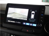 ◆リアワイドカメラシステム◆3種類の表示で後方確認をサポート♪セレクトレバーを「R」の位置に入れるとカメラ画像に切り替え。ノーマルビューでは従来のリアカメラと同様の標準的なビューで表示します!