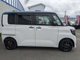 スライドドアなので乗り降りや荷物の積み下ろしも楽々です★