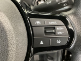 【アダプティブ・クルーズ・コントロール】予め設定した車速内でクルマが自動的に加減速。 前走車との適切な車間距離を維持しながら追従走行し、高速道路でのドライバーの疲労を軽減してくれる嬉しい機能付♪