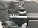 当社の車両は検査員による厳格な検査を行います!機関系はもちろん、骨格部位修復歴や外板パネルの交換歴・板金塗装歴などを十分に確認した上で、基準に達した車両のみを取り扱います!!
