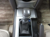 他拠点に展示中のお車も、専用端末でご覧いただけます!お客様のご要望等、何なりと申し付けください!
