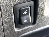 【シートヒーター】寒い日に重宝するシートヒーター!エアコンより早く温まってくれるので寒がりの人も安心ですね♪エアコンの温風は乾燥するから苦手、という方にもをおすすめです。