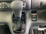 発進時から滑らかに加速する無段階変速のCVTはストップ&ゴーの多い街の中も快適です