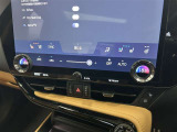 デュアルエアコンとは、運転席と助手席で、個別に温度設定ができる機能です。気温の感じ方は、人それぞれ違うもの。乗る人に優しい機能ですね。