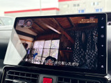 停車中に楽しめるTV機能。長距離移動の休憩時間に、ニュースやドラマでリラックスできます。快適な空間を演出します。