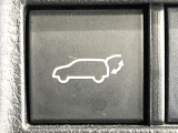【パワーバックドア】スマートキーや運転席のボタンを押すだけでリアゲートが自動で開閉します!荷物を持っている時や、高い位置にあるバックドアを閉める際に便利な機能です♪