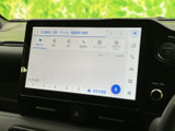 高精細なディスプレイが、運転に必要な情報を分かりやすく表示。快適なドライブをサポートする頼れる相棒です。