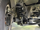 お車を安心してお乗りいただく為には、足回りの定期点検が欠かせません。サービスサポート(有償保証)では無料点検もご提供しており、安心のカーライフをお過ごしいただけるサポート体制が整っています。