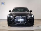 ☆BMWの代名詞とも言える【キドニーグリル】一目見ただけでBMW車であると認識できる確固たるアイコンとして存在感を放ちます☆