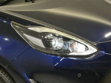 LEDヘッドライトです。デザイン性がよくとても明るいので、夜間の走行や悪天候でも安心です。しかも長寿命!