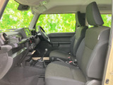 シンプルなデザインのメーター類は、視認性に優れています。運転に集中できるよう、操作しやすい配置となっています。