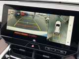 駐車時の安全をサポートするバックモニター。ガイドライン表示により、狭い場所でもスムーズな車庫入れが可能です。