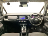 【前方視界】開放的な前方視界!運転がしやすく疲れにくいです♪窓が大きく、見通しがとっても良いおクルマですよ♪