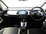 【車両状態証明書付】より安心してご購入頂く為、第三者機関による車両状態証明書を見ながら実車確認できます(フロントガラスのA1減点はほとんどの中古車にあるミリ単位の飛び石傷ですのでご安心下さい)。