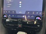 デュアルエアコンとは、運転席と助手席で、個別に温度設定ができる機能です。気温の感じ方は、人それぞれ違うもの。乗る人に優しい機能ですね。