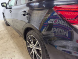 【アルミホイール・タイヤ】スバルエンブレム入りの多スポークアルミホイールを装着。タイヤにはYOKOHAMAの刻印が確認でき、足元も確認しやすい一枚です。