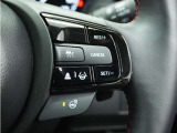 ◆アダプティブクルーズコントロール◆予め設定した車速内でクルマが自動的に加減速。前走車との適切な車間距離を維持しながら追従走行します。【LKAS】車線維持支援システムでステアリング操作を支援。