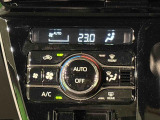 車内空調は&rdquo;AUTOエアコン&rdquo;にお任せ。運転に集中出来ますよ!