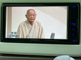 停車中にテレビや映像を楽しめる機能。長距離移動の休憩時間に役立ちます。(※走行中の視聴は法律で禁止されています)。