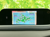 停車中には、地上デジタル放送を楽しめます。待ち時間も快適に過ごせる便利な機能です。家族旅行やレジャーにも最適です。