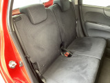 シート表皮は専用のクリーナーできれいにクリーニングしていて清潔です。
