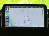鮮明な地図表示で、運転をサポート。スムーズなルート案内で、初めての場所でも安心です。目的地までの道のりを快適に。
