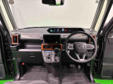 見易い計器類と運転し易いドライビングポジションは、視角も少なく前方&左右の見切りが良く運転し易いクルマです