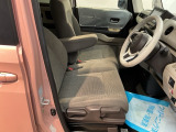 フィット感のあるシート。しっかりと支えてくれるので、長時間の運転を快適にサポートしてくれます。