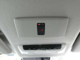 急病やあおり運転などの緊急時に、ボタンを押すだけで専門のオペレーターに接続して、警察や救急に連絡して、緊急車両の手配をサポートする「SOSコール」を搭載しております