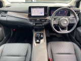 ノートオーラの運転席周りの画像です。
