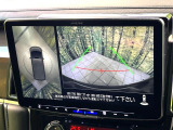 【マルチアラウンドモニター】専用のカメラにより、上から見下ろしたような視点で360度クルマの周囲を確認することができます☆死角部分も確認しやすく、狭い場所での切り返しや駐車もスムーズに行えます。