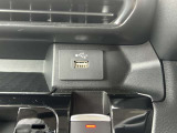 USBソケットもついているのでスマートフォンの充電に便利です!