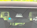 【ホンダセンシング】走行中に前方の車両等を認識し、衝突しそうな時は警報とブレーキで衝突回避と被害軽減をアシスト。より安全にドライブをお楽しみいただけます。
