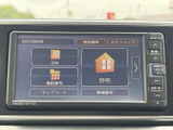 使いやすいインターフェースで、スムーズな操作が可能です。運転中も直感的に目的地設定や音楽再生を楽しめます。快適なカーライフを演出します。
