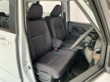 【運転席・助手席】内装ルームクリーニング済みです。しっかり綺麗にしていますので、是非、お確かめください。車に自信があるからこそ、是非一度ご来店頂き内外装も見てもらえると幸いです。