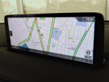 マツダコネクトの10.25インチワイドセンターディスプレイです。『Android Auto』『Apple CarPlay』や独自のコネクテッドサービスに対応したインターフェイスシステムです。