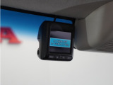 ◆ドライブレコーダー◆映像・音声などを記録する自動車用の装置です。 もしもの事故の際の記録はもちろん、旅行の際の思い出としてドライブの映像を楽しむことができます。