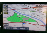 9インチディスプレイオーディオを装備。ナビキットを搭載していますので画面に地図を表示できます。フルセグTVの視聴も可能です。