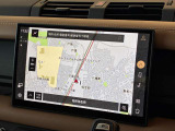 新インフォテイメントシステム「Pivi Pro」に搭載される3Dサラウンドカメラシステム。車輌AIにより車輌を含む周囲の映像を立体的に表示。よりスムーズな駐車や発進が可能となります。