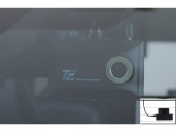 ドライブレコーダー(TZ-DR210)装備してます。フロントとリヤーのカメラで録画しているので万が一の時の記録で安心です。