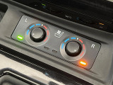 【シートヒーター&ベンチレーション】夏場は涼しい風でお尻や背中の熱やムレを防ぎ、冬はエアコンよりも早く温まってポカポカに!季節を問わず快適に過ごせます。