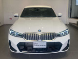 BMW代表的な特徴のキドニーグリル。BMWのすべてのモデルに採用され、BMWらしさを強調しております。
