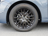 標準装備の純正16インチアルミホイール。タイヤサイズは185/60R16です。