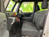 運転しやすいシンプルな操作性。スムーズなドライビングをサポートします。快適な運転環境が、毎日の移動を楽しくします。視認性も確保されています。