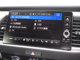 ナビゲーションはホンダコネクトディスプレイを装着しております。AM、FM、Bluetooth、フルセグTVがご使用いただけます。初めて訪れた場所でも道に迷わず安心ですね!