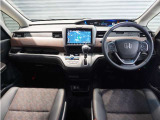 ◆インテリアパネル◆視界広々で非常に運転しやすくロングドライブでも疲れを感じさせないすっきりとまとまったインパネ周りです。