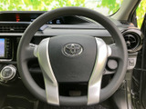 握りやすい形状で、操作性も良好。スムーズなステアリング操作で、運転の楽しさを向上させます。