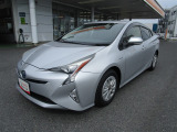当店では納車整備の際にエンジンで使っているバッテリーまで新品に交換致しますので、ご安心ください!エンジンオイル、エレメント、ワイパーゴム、エアコンフィルタ、ブレーキパッドも半分以下なら交換致します!