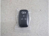 キーを取り出さずにドアを施錠&解錠。クルマの始動も可能です。